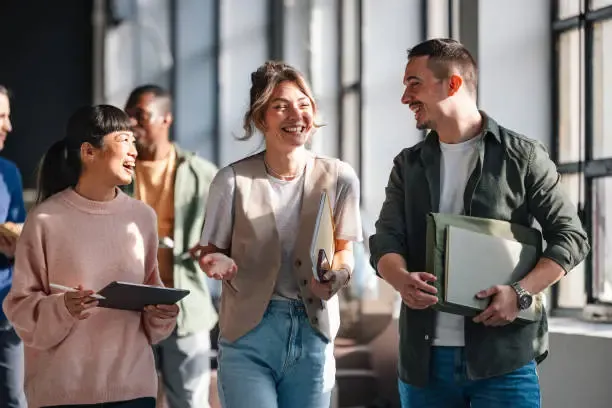 El nuevo Reglamento de Extranjería y las estancias por estudios: Cambios clave tras la entrada en vigor del Real Decreto 1155/2024